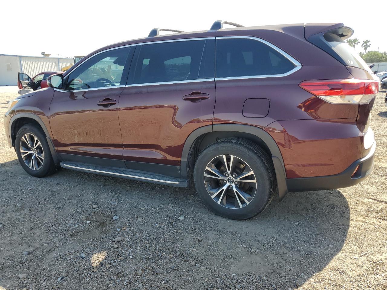 5TDZZRFH0KS327965 TOYOTA HIGHLANDER 2019