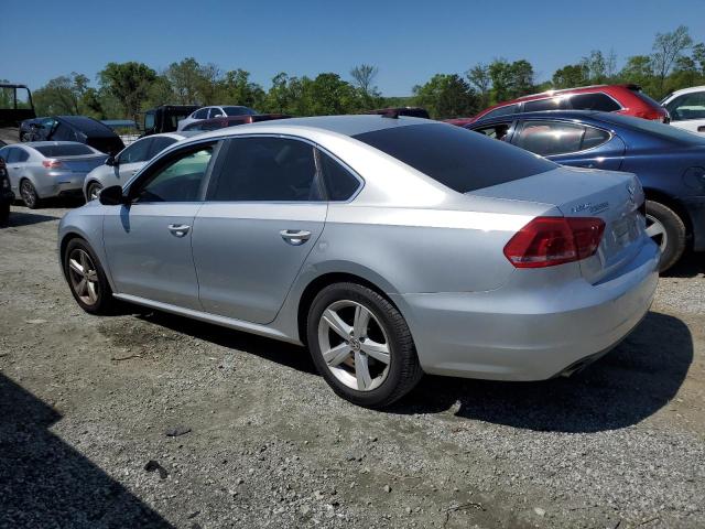 Седаны VOLKSWAGEN PASSAT 2013 Серебристый