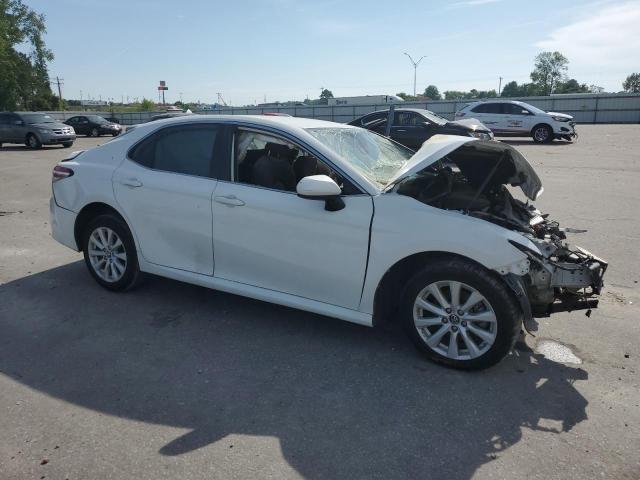  TOYOTA CAMRY 2019 Белый