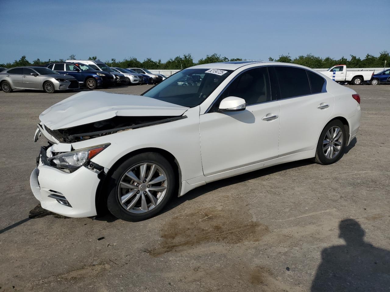 2014 Infiniti Q50 Base zu verkaufen in Fresno, CA - Front End