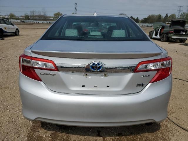  TOYOTA CAMRY 2012 Srebrny
