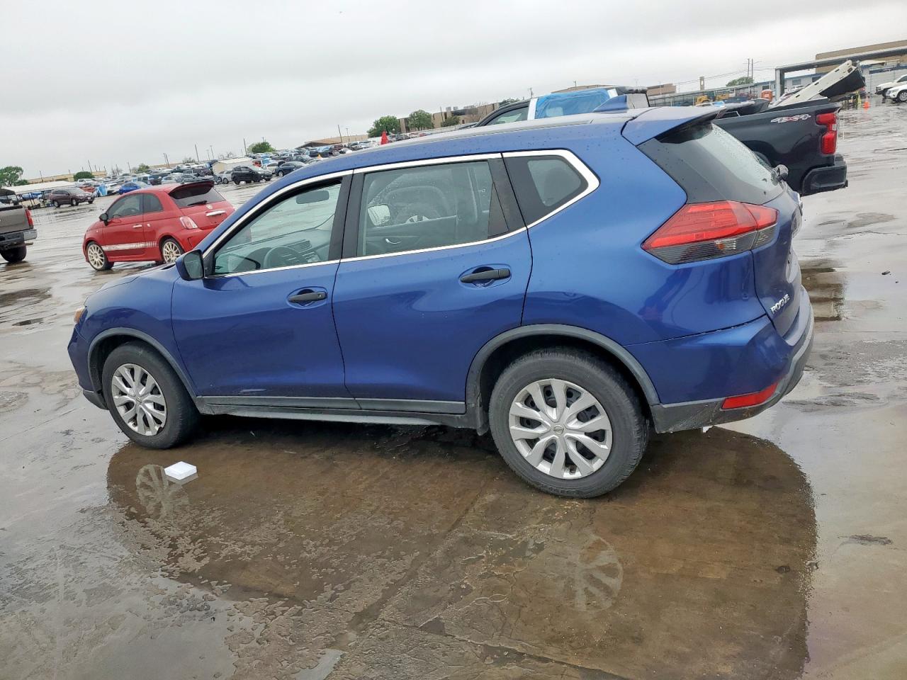 KNMAT2MT1HP581152 NISSAN ROGUE 2017