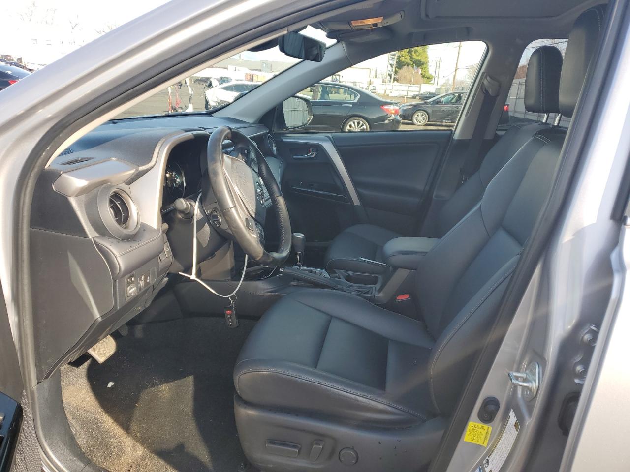 JTMDJREVXJD189970 TOYOTA RAV4 2018