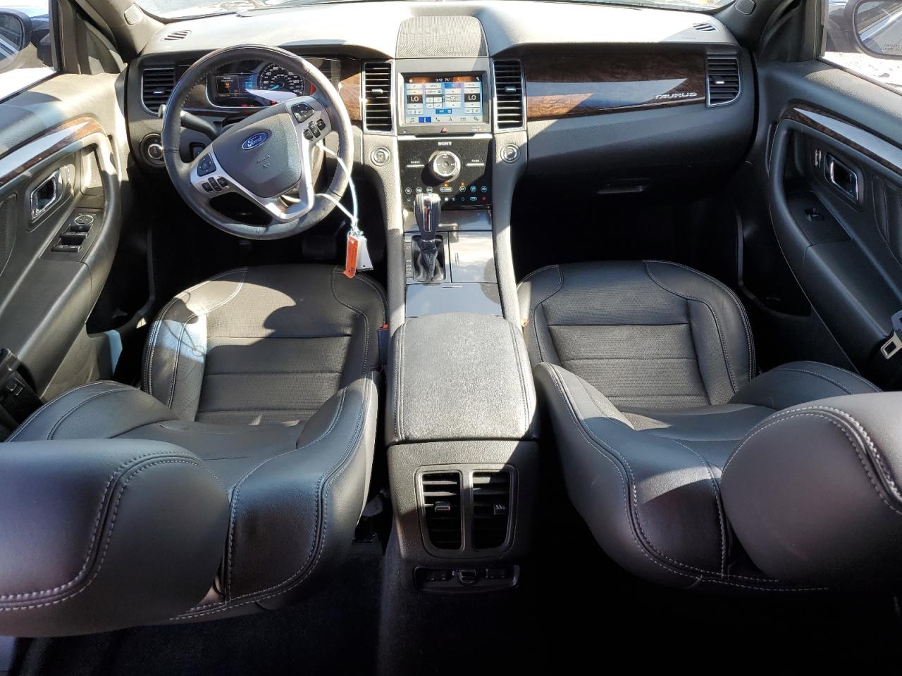 2018 Ford Taurus Limited VIN: 1FAHP2F82JG123532 Lot: 54943645