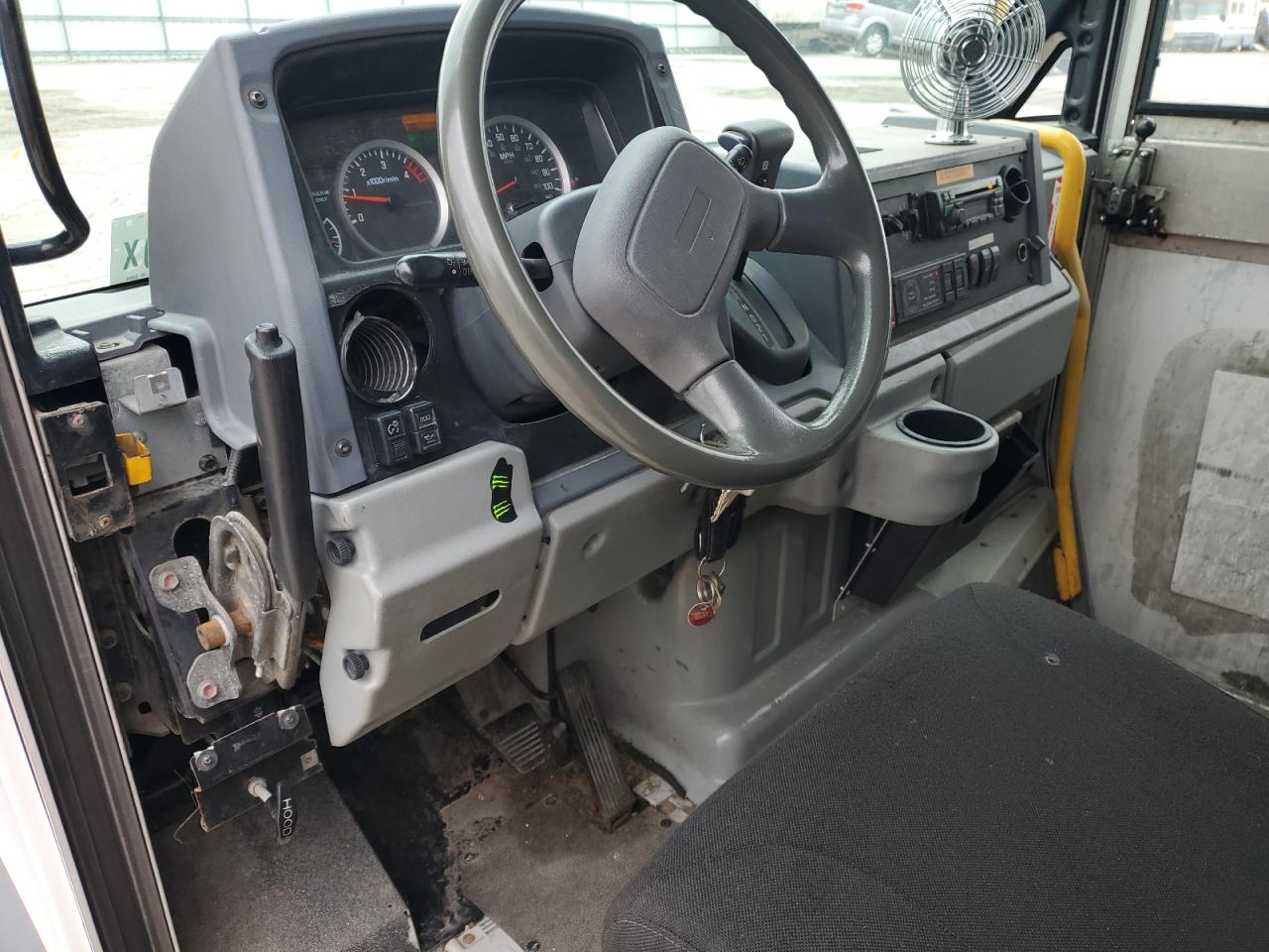 2017 Isuzu NPR - Image 8