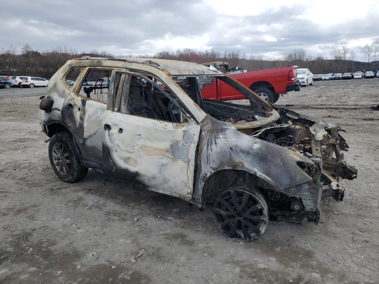 KNMAT2MV0JP590769 NISSAN ROGUE 2018
