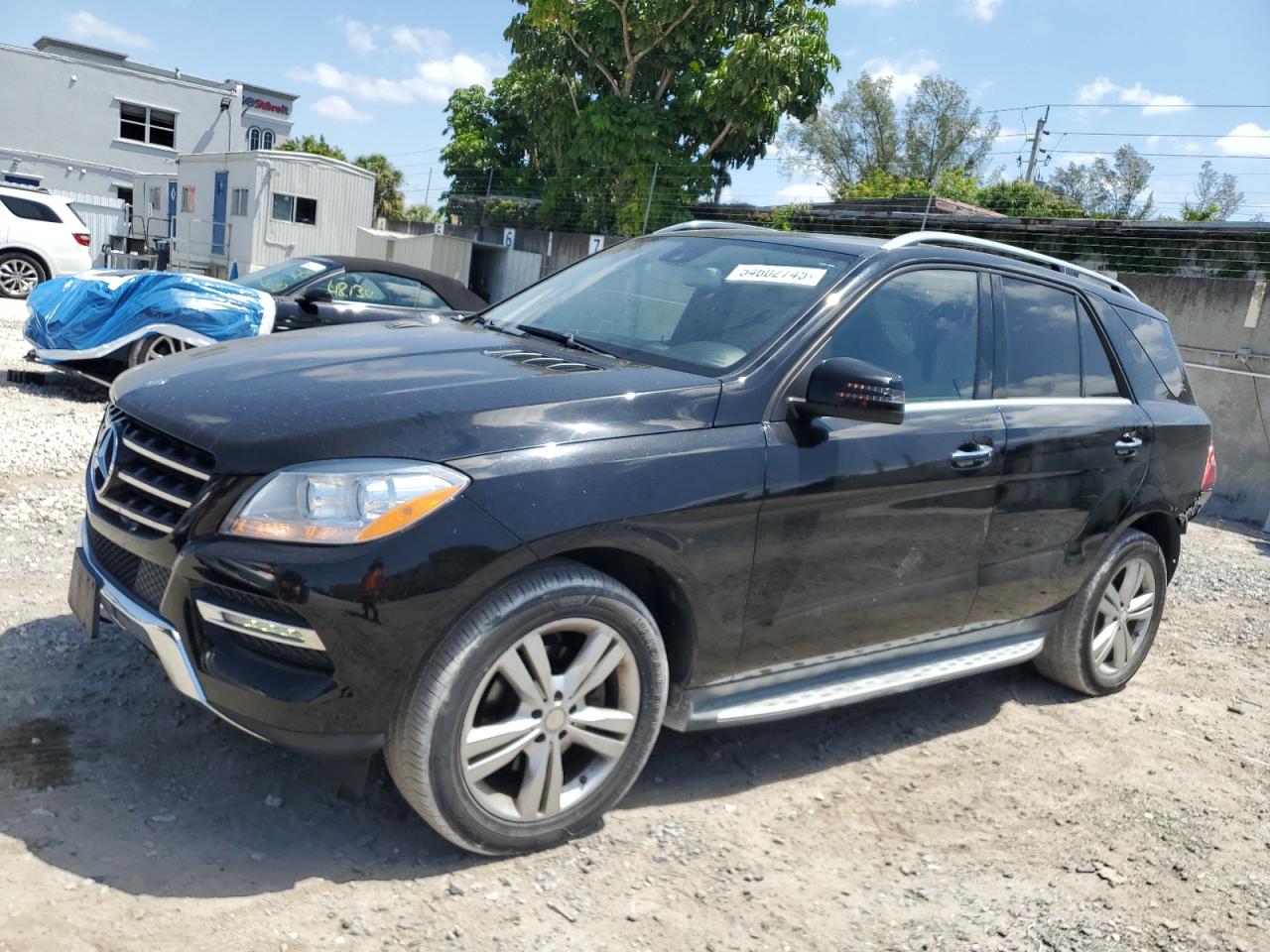 2014 Mercedes-Benz Ml 350 4Matic for Sale in Opa Locka, FL - Rear End