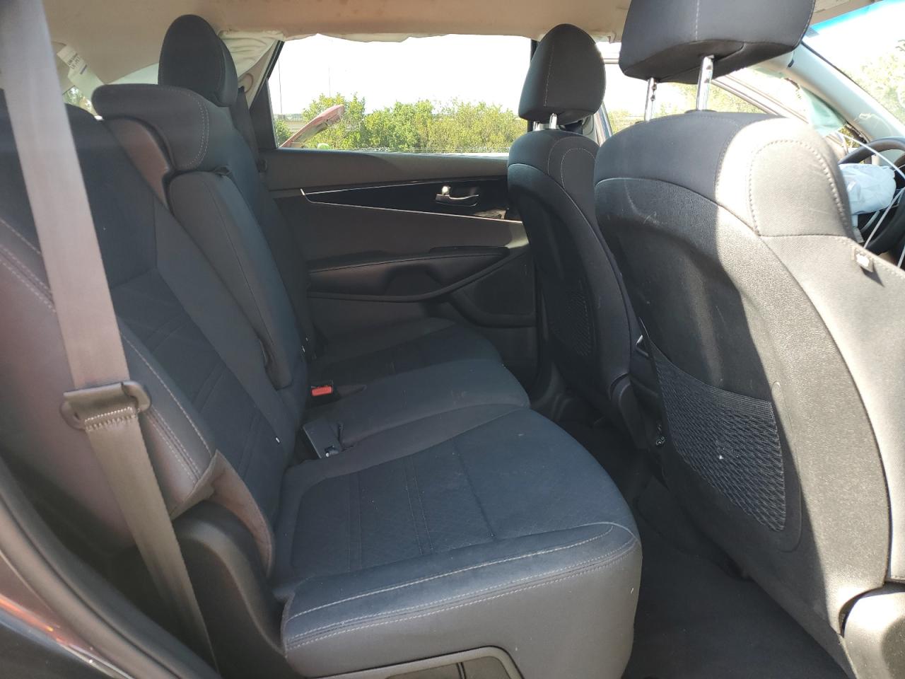2019 Kia Sorento L VIN: 5XYPG4A39KG546402 Lot: 52850945