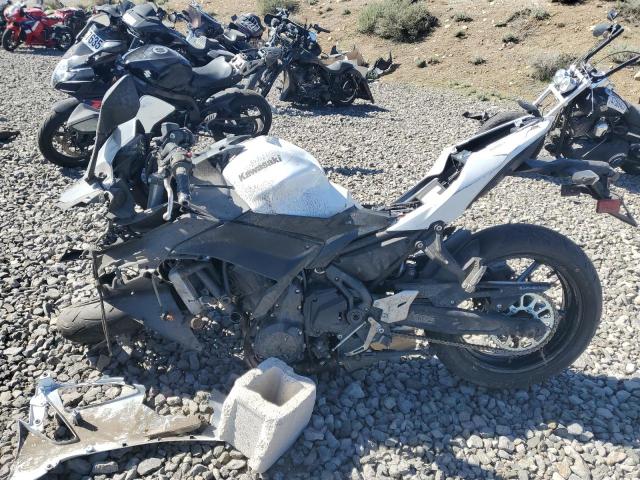  KAWASAKI EX650 M 2020 Белый