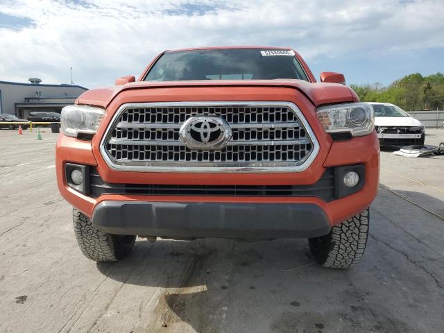 Pickups TOYOTA TACOMA 2017 Orange