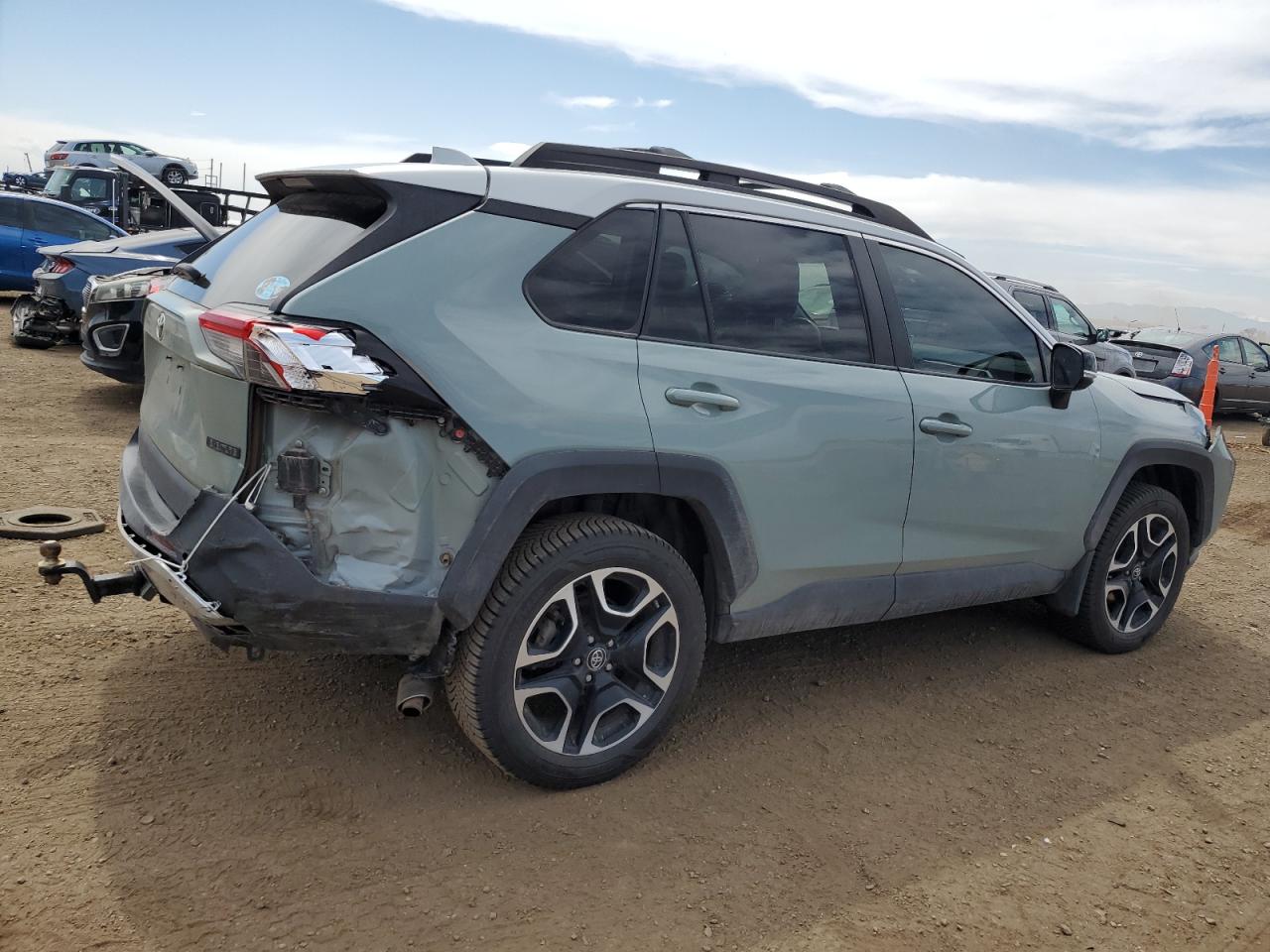 2T3J1RFV7KC046028 TOYOTA RAV4 2019