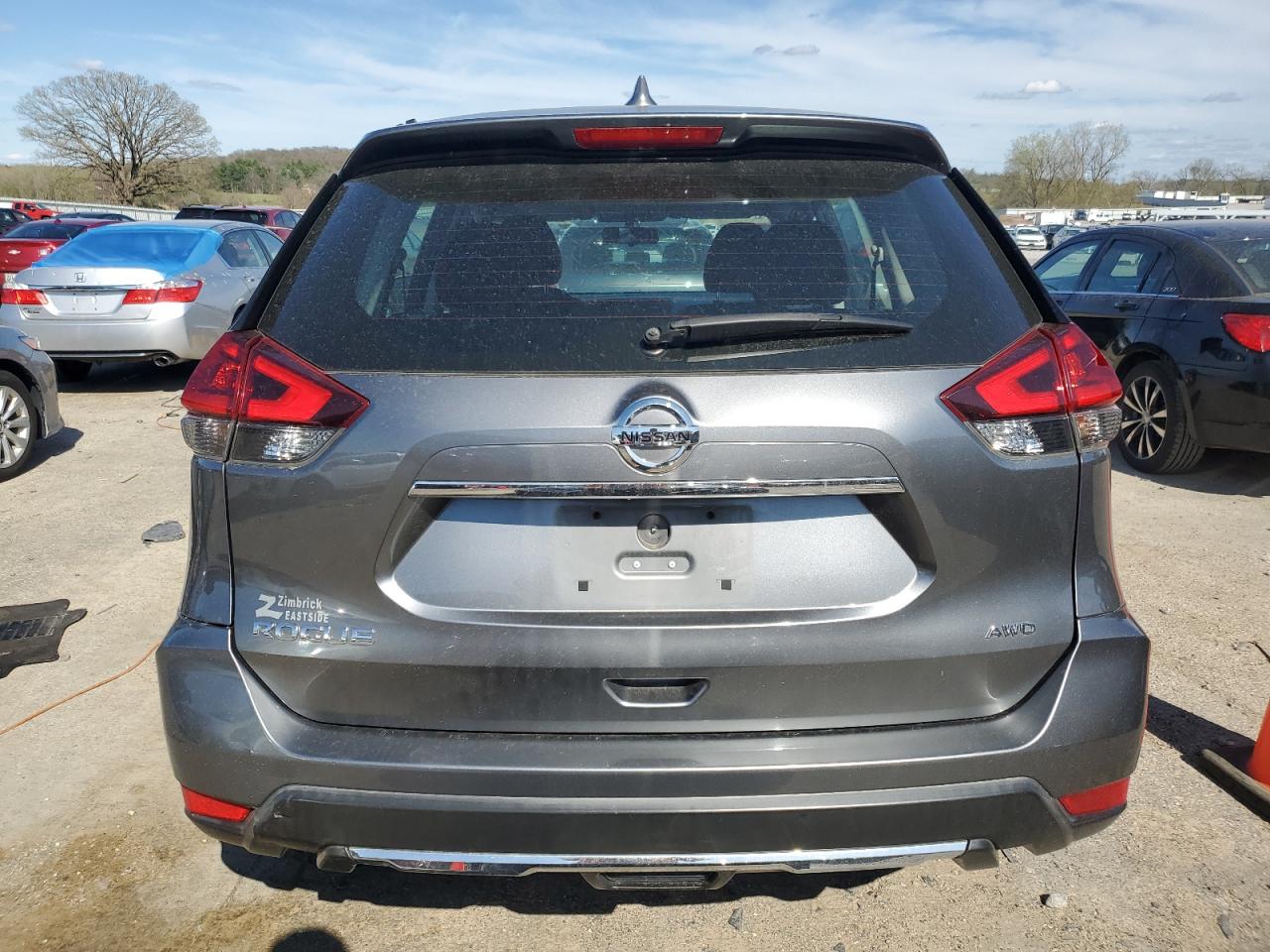 KNMAT2MV1JP553892 NISSAN ROGUE 2018