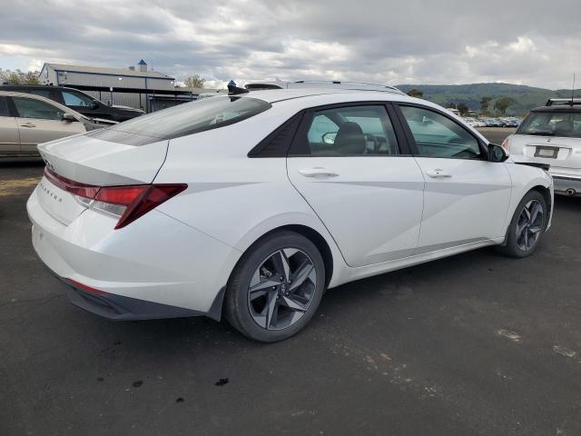  HYUNDAI ELANTRA 2023 Белы