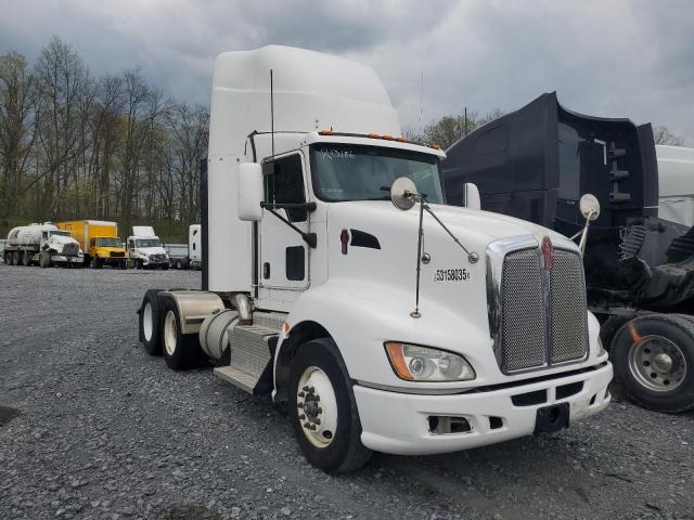 2013 Kenworth T600 Semi Truck