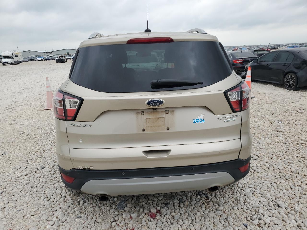 1FMCU0J95HUD40629 FORD ESCAPE 2017