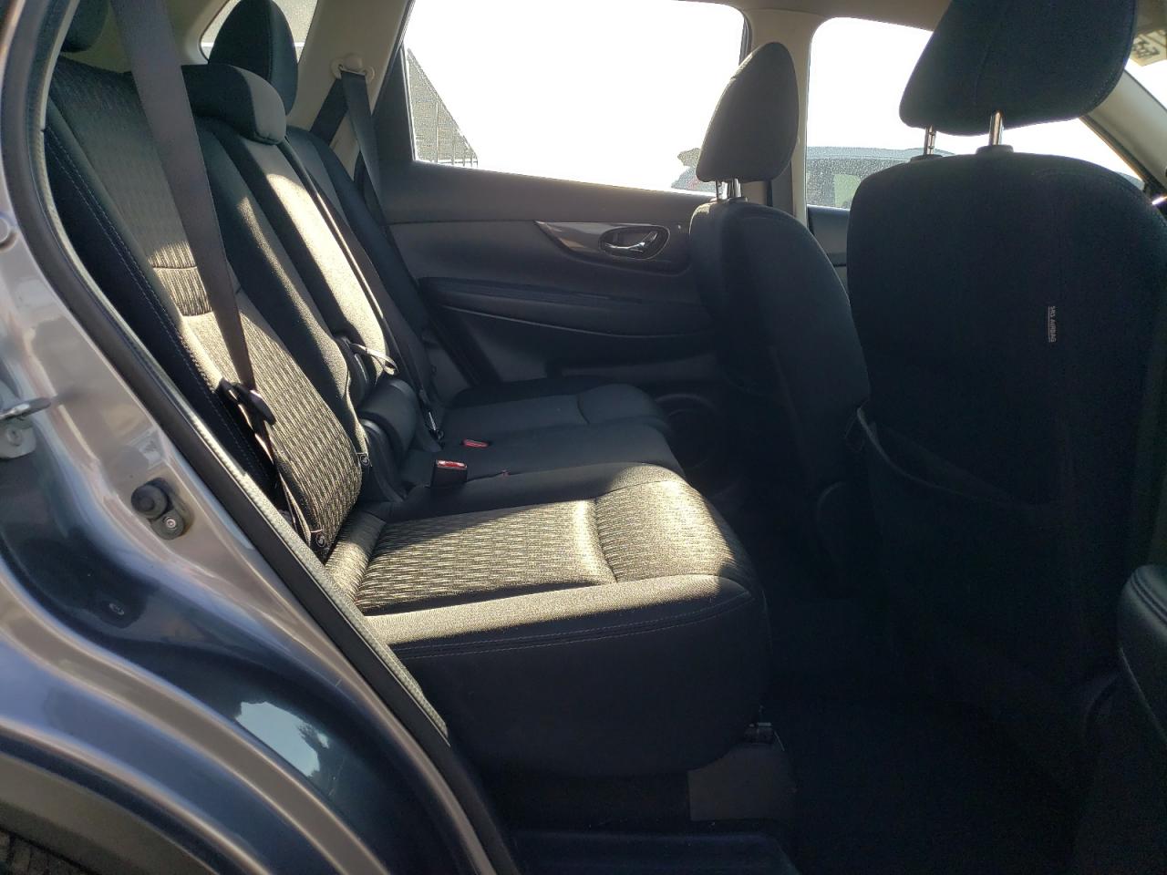 KNMAT2MV8HP514579 NISSAN ROGUE 2017