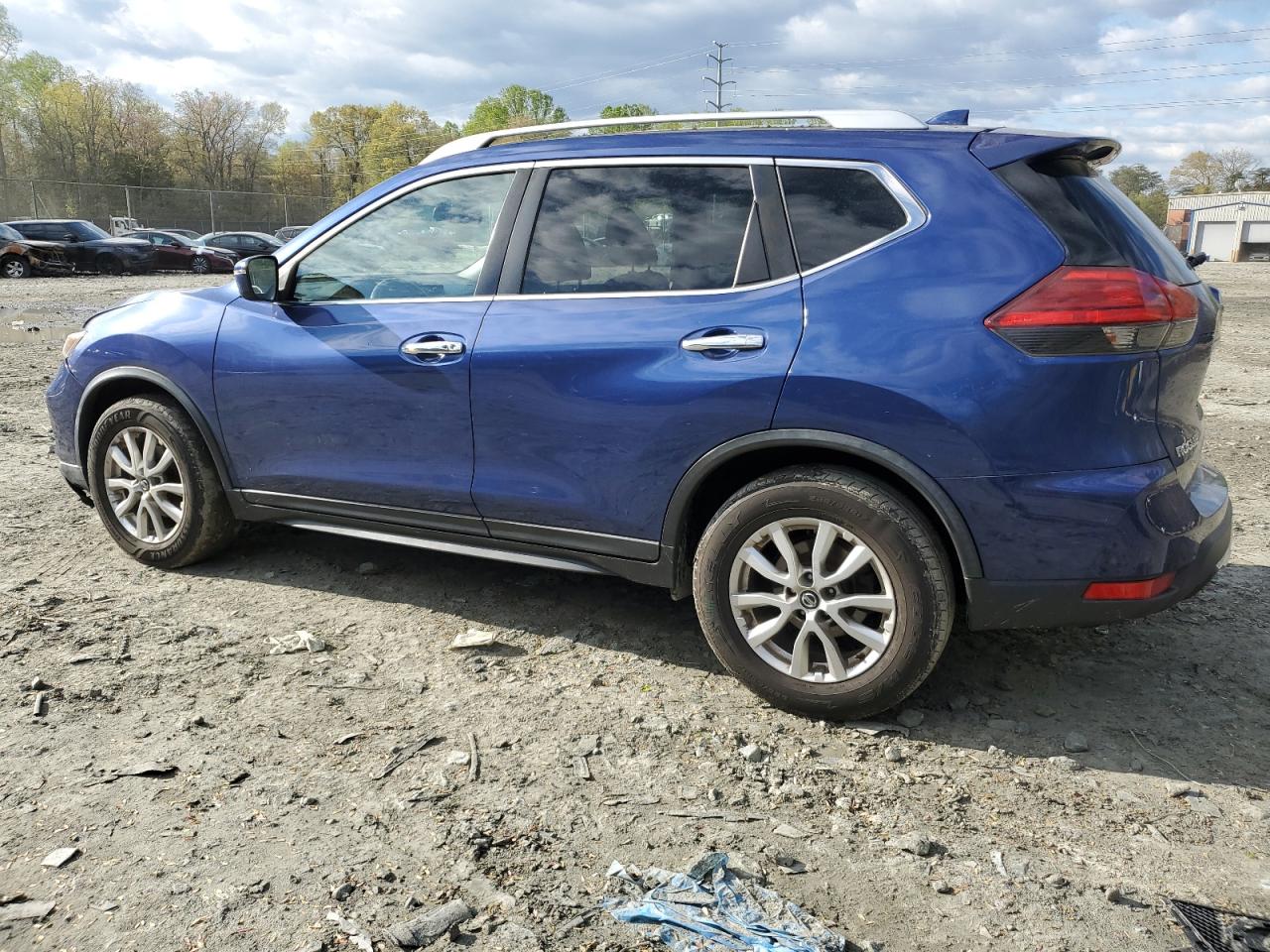 KNMAT2MT1HP538608 NISSAN ROGUE 2017