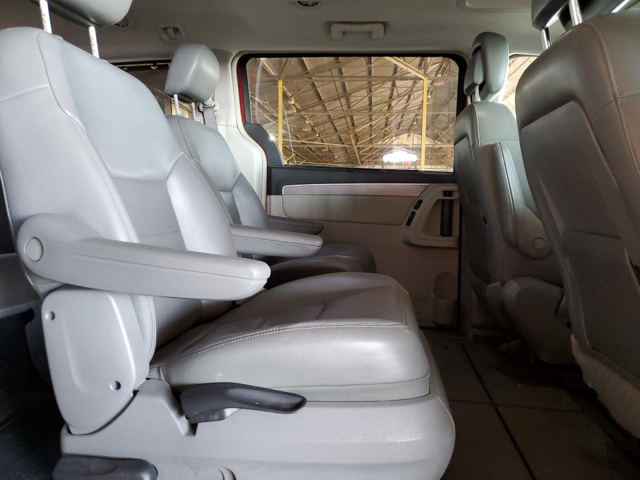 2011 Volkswagen Routan Sel VIN: 2V4RW5DG4BR670174 Lot: 54257605