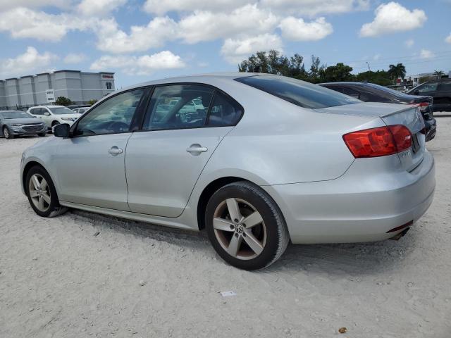  VOLKSWAGEN JETTA 2012 Серебристый