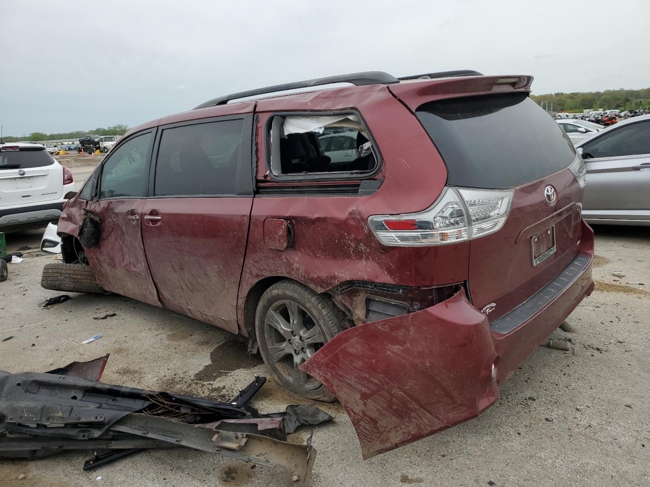 5TDXZ3DC5HS858275 TOYOTA SIENNA 2017