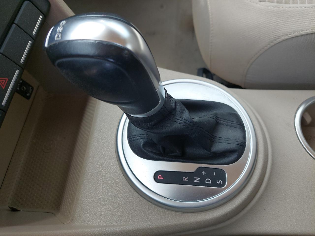 WVWBF6AT6FM600283 - 2015 Volkswagen BEETLE - #54080265