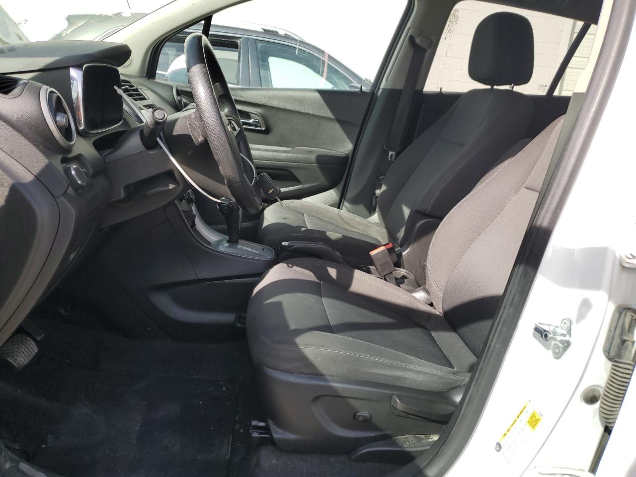 KL7CJPSB6GB609316 CHEVROLET TRAX 2016