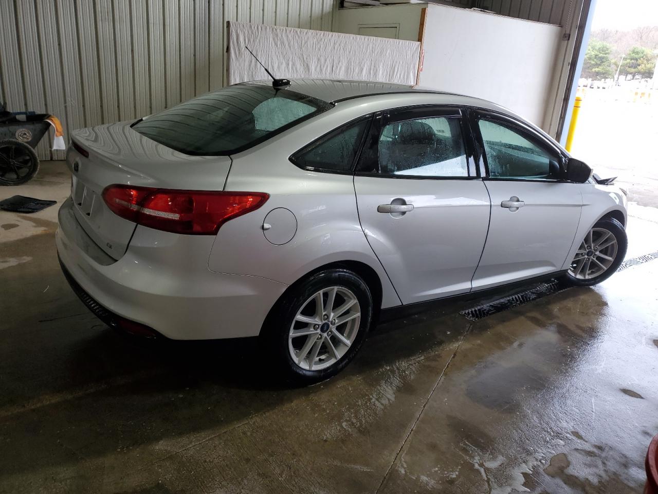 1FADP3F2XHL297527 FORD FOCUS 2017