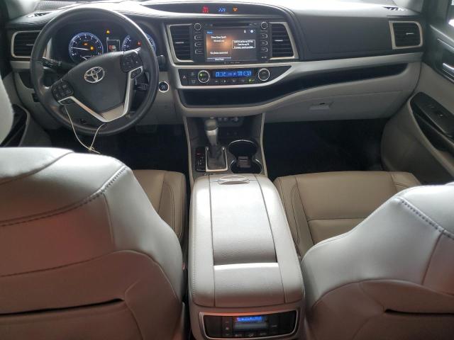  TOYOTA HIGHLANDER 2017 Серебристый
