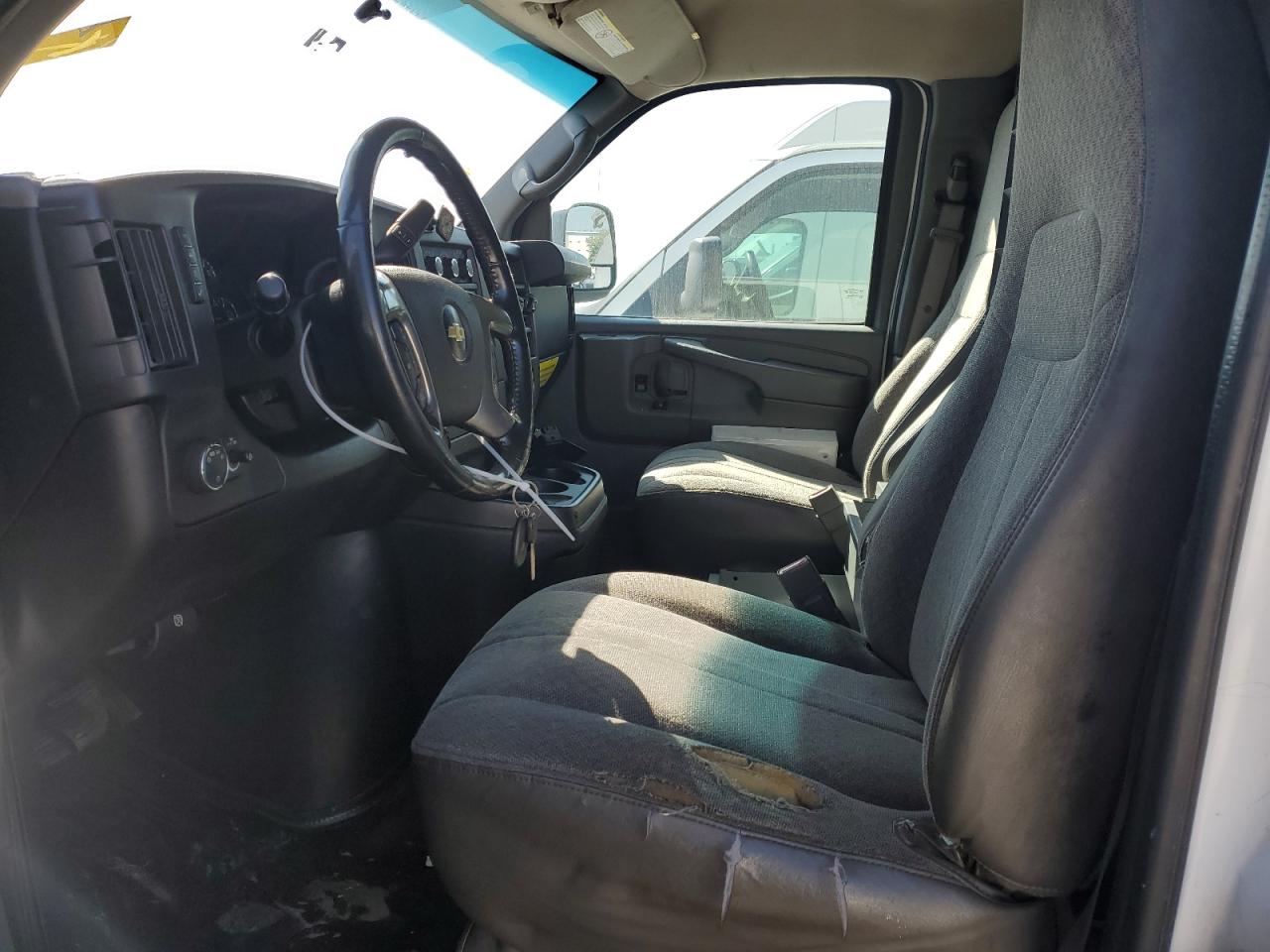 2015 Chevrolet Express - Image 7