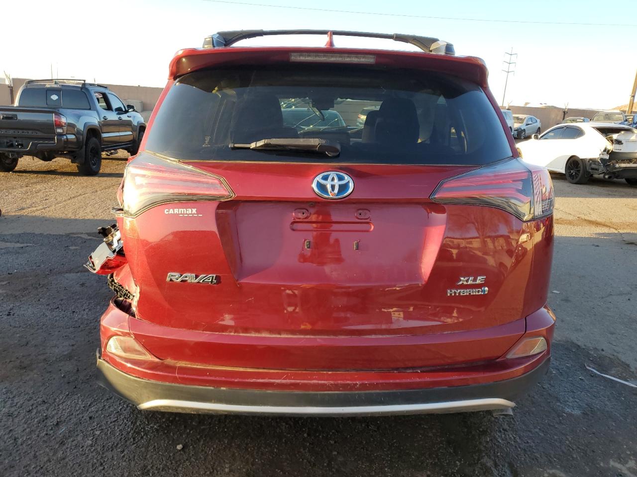 JTMRJREV8JD228321 TOYOTA RAV4 2018