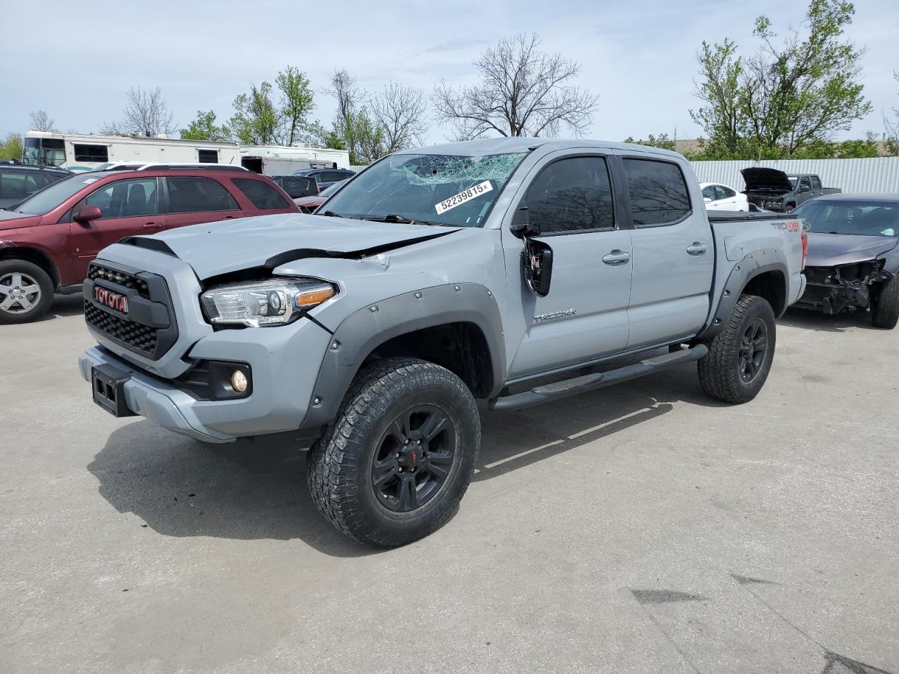 2019 Toyota Tacoma Double Cab للبيع في Bridgeton، MO - Hail