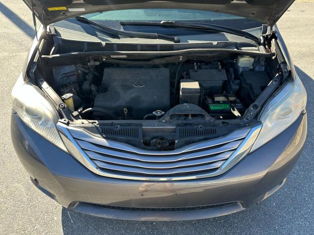 2016 TOYOTA SIENNA XLE