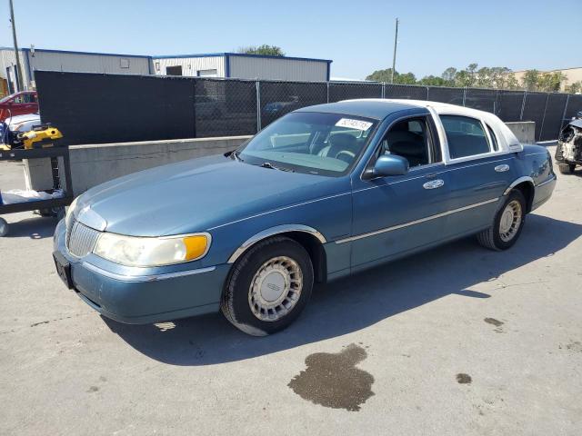 2002 Lincoln Town Car Executive