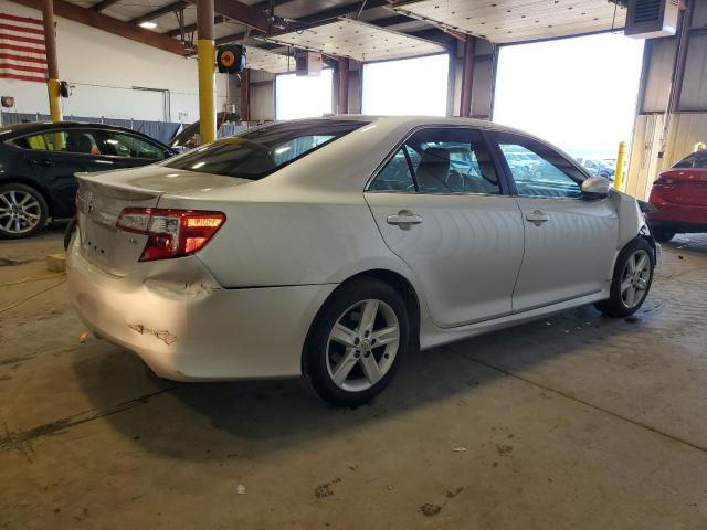  TOYOTA CAMRY 2013 Srebrny
