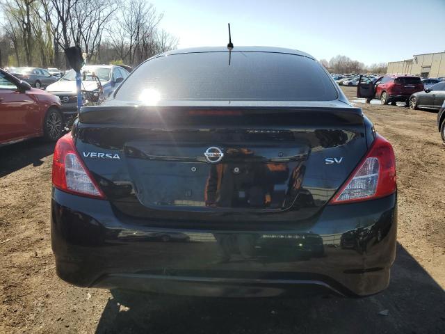  NISSAN VERSA 2017 Чорний