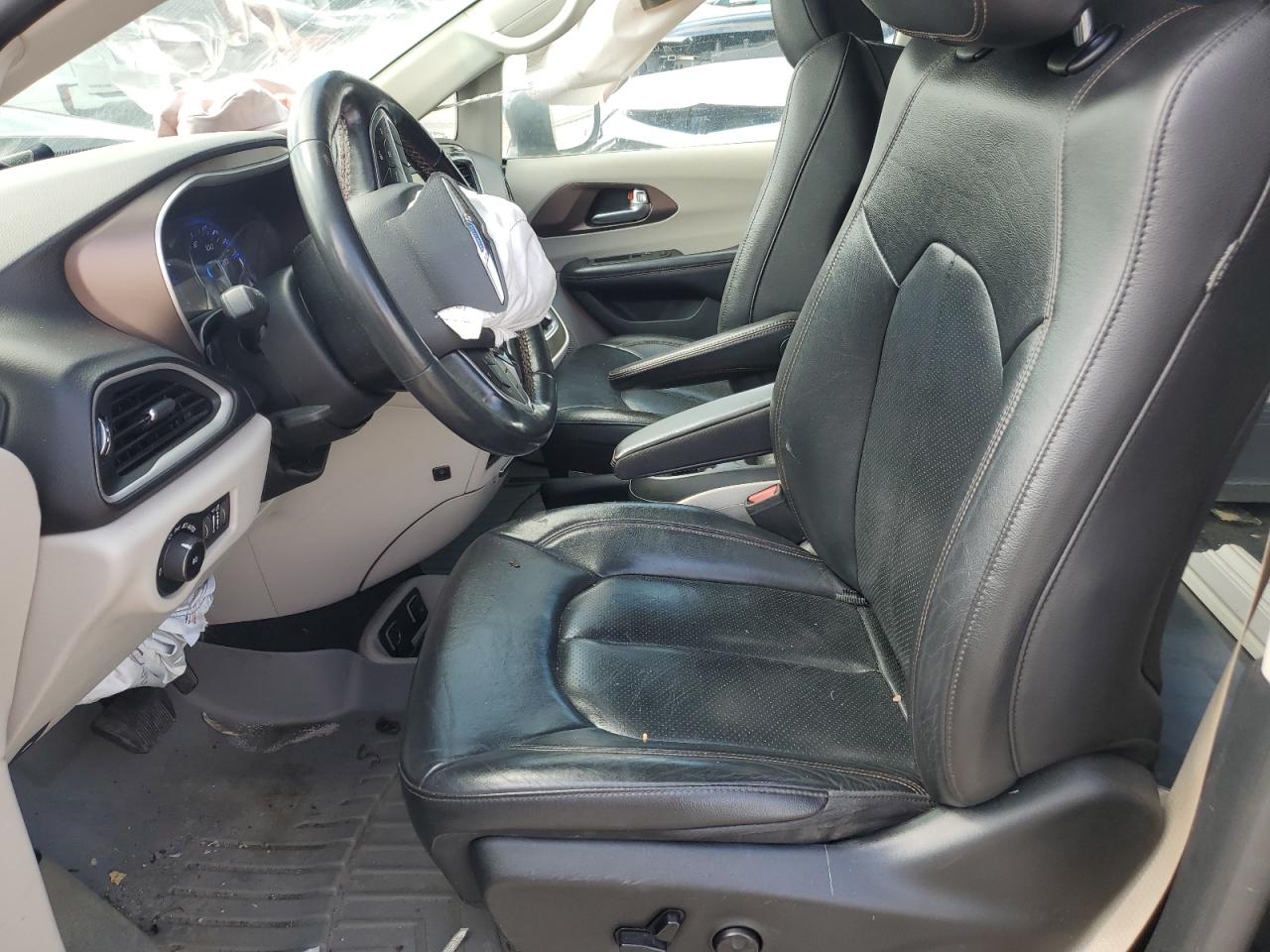 2019 Chrysler Pacifica Touring L VIN: 2C4RC1BG1KR613493 Lot: 51310335