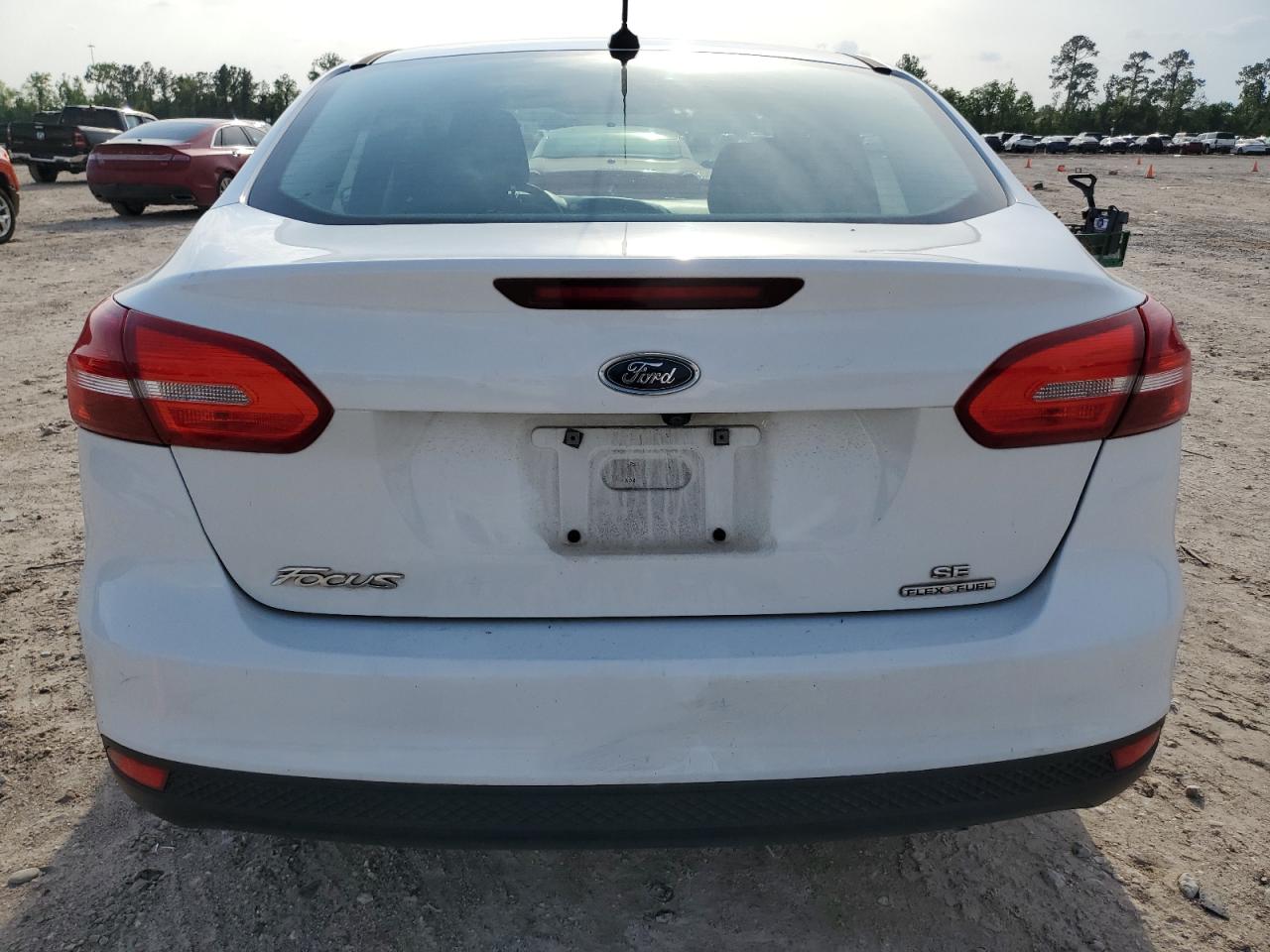 2016 Ford Focus Se VIN: 1FADP3F23GL217371 Lot: 54720315