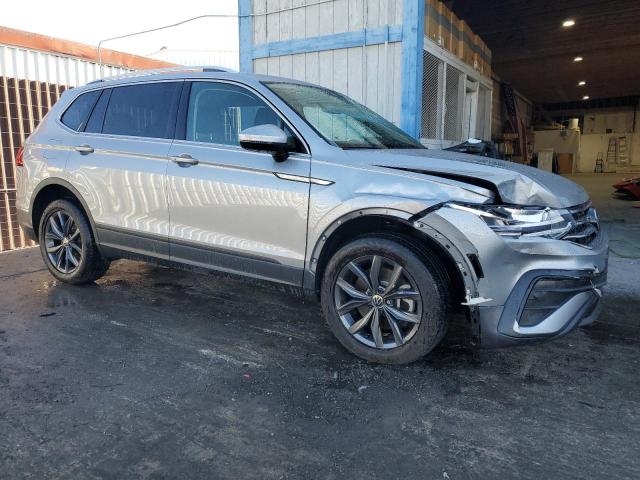  VOLKSWAGEN TIGUAN 2022 Серый