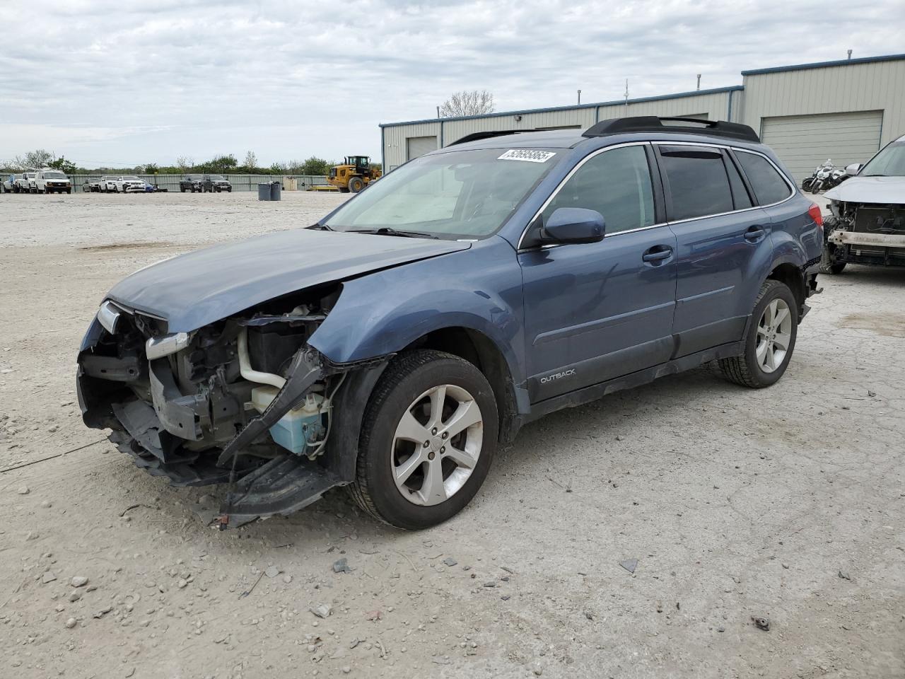 2014 Subaru Outback 2.5I Premium   на продаже в Kansas City, KS - Front End