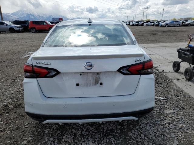  NISSAN VERSA 2021 Biały