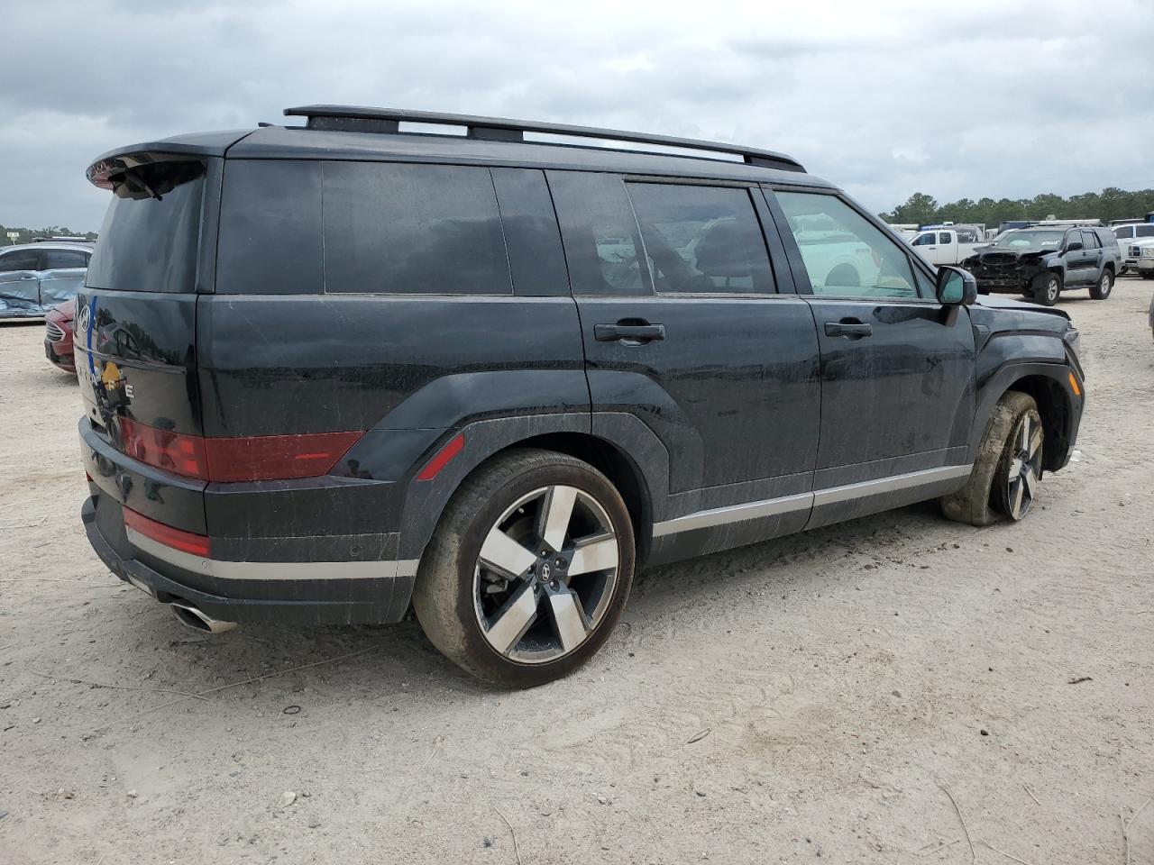 2024 Hyundai Santa Fe - Image 3