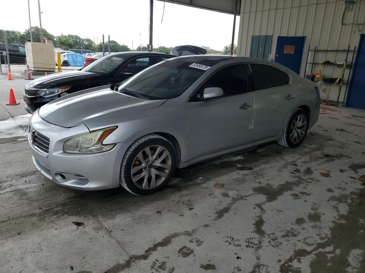 2013 Nissan Maxima S for Sale in Homestead, FL - Minor Dent/Scratches