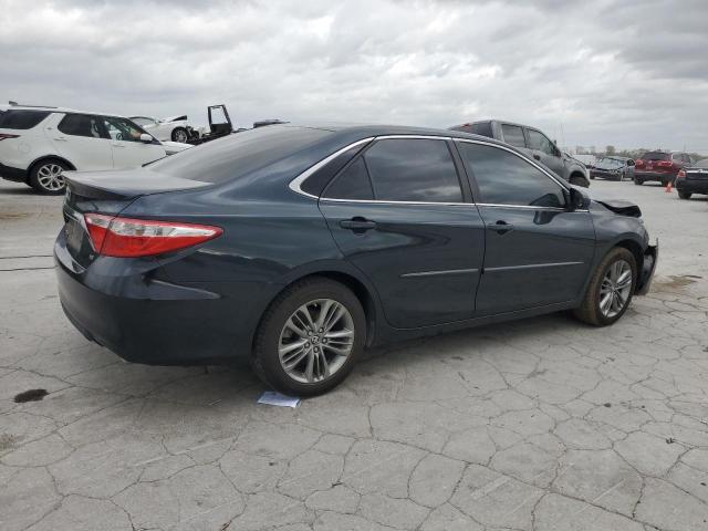 Sedans TOYOTA CAMRY 2016 Szary