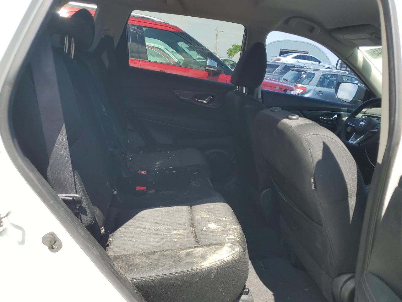 KNMAT2MT3HP579306 NISSAN ROGUE 2017