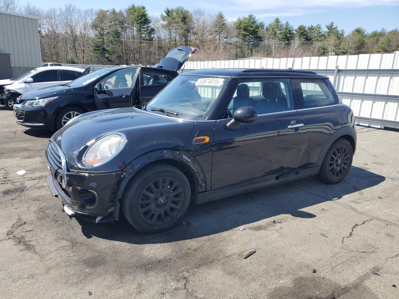 Exeter, RI에서 판매 중인 2017 Mini Cooper  - Front End