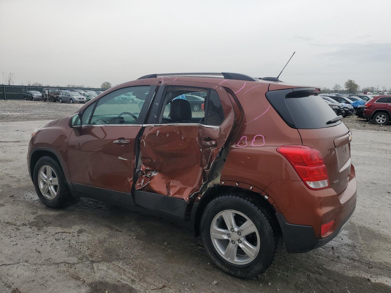 3GNCJLSB4KL323586 CHEVROLET TRAX 2019