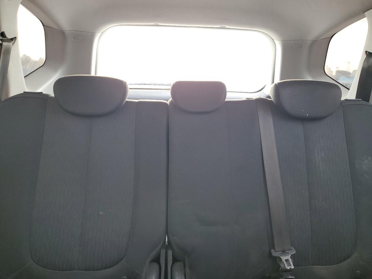 2009 Kia Rondo Base VIN: KNAFG528X97241832 Lot: 53323895