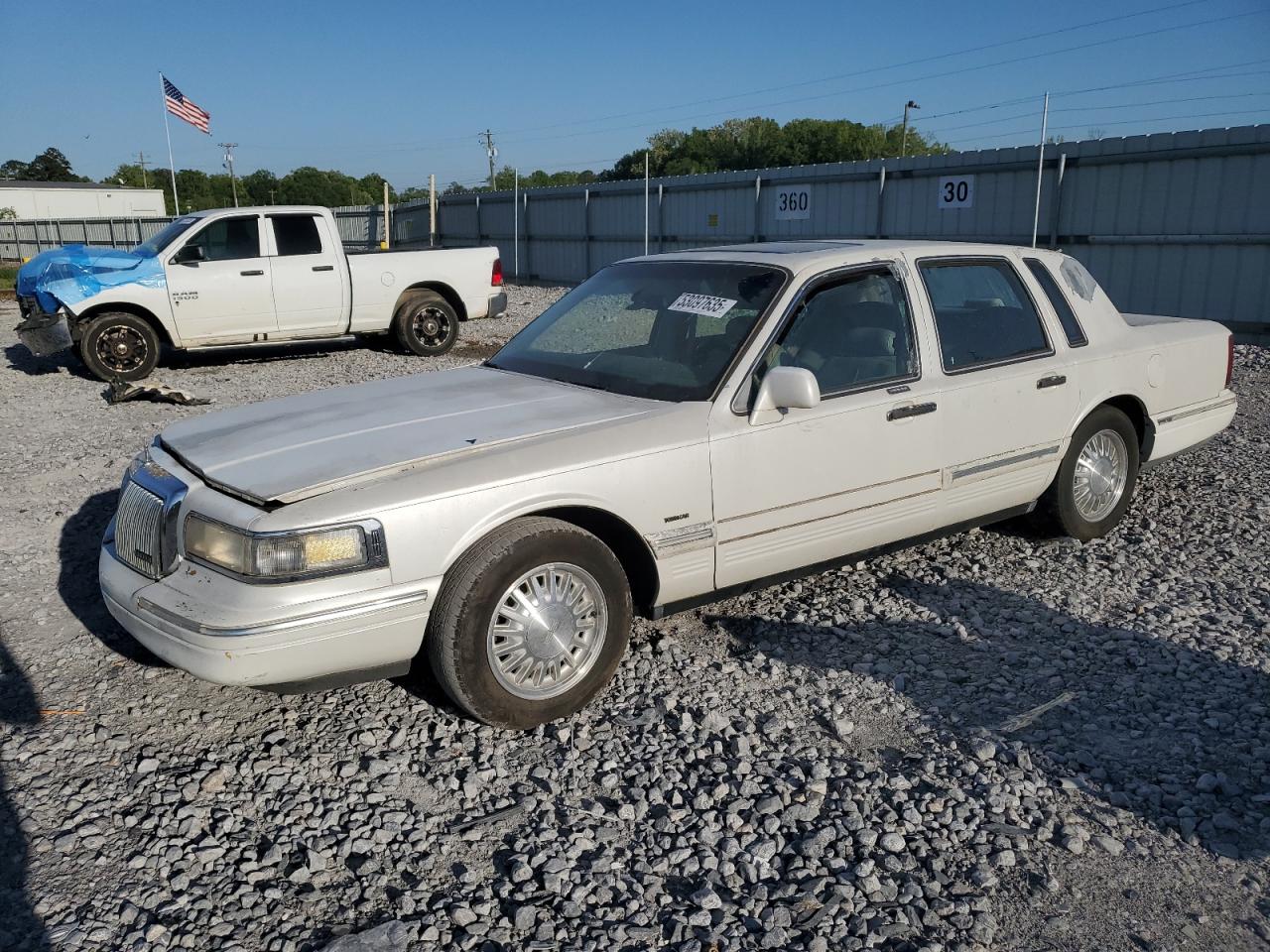 1996 Lincoln Town Car Signature იყიდება Montgomery-ში, AL - All Over