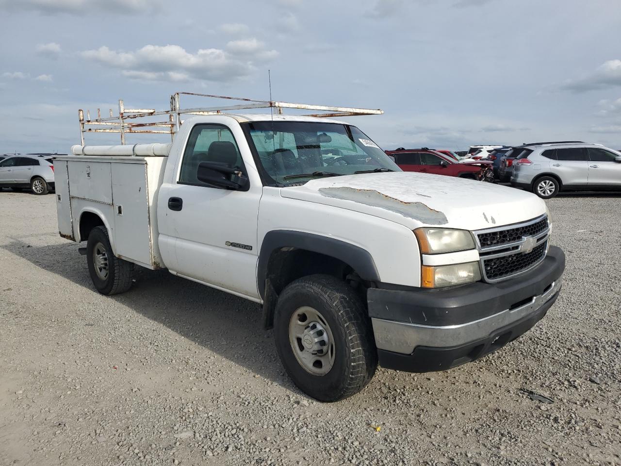 2007 Chevrolet Silverado C2500 Heavy Duty for Sale in Earlington, KY - Hail