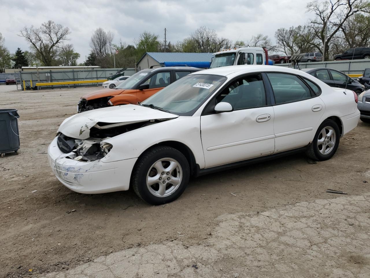 2002 Ford Taurus Se zu verkaufen in Wichita, KS - Front End